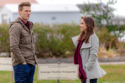 Lacey Chabert and Andrew Walker Reunite for New Hallmark Holiday Movie