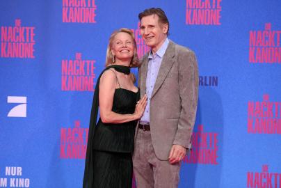 Pamela Anderson and Liam Neeson Are Dating: The ‘Spark’ Is ‘Obvious’