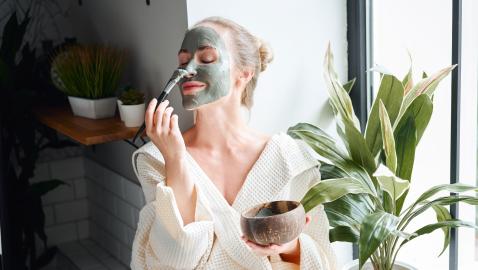 ​​This Mud-Based Skincare Helps Shrinks Pores — Up to 33% Off on Amazon