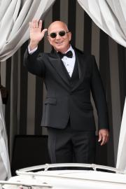 Jeff Bezos Debuts New Hairstyle After Wedding With Lauren Sanchez