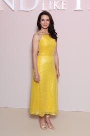 Kristin Davis Recalls a 'SATC' Director Yelling at Actor to ‘Grab Her Ass’