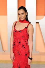 Gal Gadot Clarifies Comments About Why 'Snow White' Was a Box Office ‘Flop'
