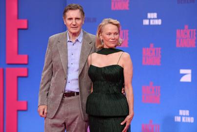 Liam Neeson Gives Pamela Anderson a Forehead Kiss in 'Naked Gun' Promo