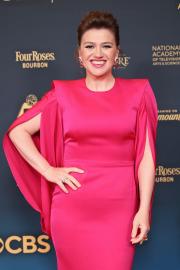Kelly Clarkson Reveals Ex-Husband Is 'Ill,' Postpones Vegas Residency