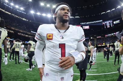 Kyler Murray Deletes, Apologizes for Photo With Michael Vick Jersey