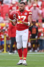 Travis Kelce Fined $14K for ‘Obscene Gestures’ After Last Home Game: Report