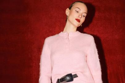 Enter Your New York Rich Mom Era in This Classy Wear-Everywhere Sweater