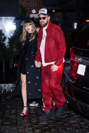 Inside Taylor Swift and Fiance Travis Kelce ‘Low-Key’ Holiday Plans