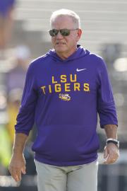 Ex LSU Coach Brian Kelly Blasted by Former Players, Staffers After Firing Ex LSU Coach Brian Kelly Blasted by Former Players, Staffers After Firing