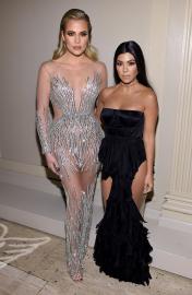 Kourtney Kardashian Slams Khloe for 'Talking S***' About Someone Over Text