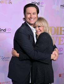 Goldie Hawn Shares the Story of Oliver Hudson’s Circumcision