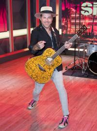 Ryan Cabrera Marks 20 Years of ‘On the Way Down’ With Star-Studded Video