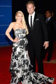 Jessica Simpson Marks 8 Years of Sobriety Amid Divorce From Eric Johnson