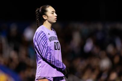 University of Washington Goalkeeper Mia Hamant Dead at 21 After Cancer Battle