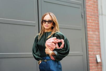 Look Like the Ultimate Rich Hamptons Mom in These Loose Fall Tops